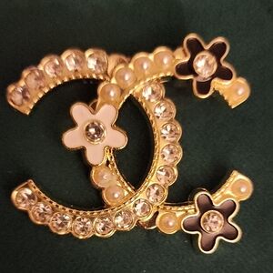 Chic Gold and Black Floral Brooch